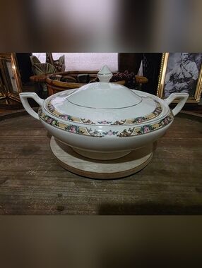 Mount Clemens Pottery "Mildred" Covered Serving Dish